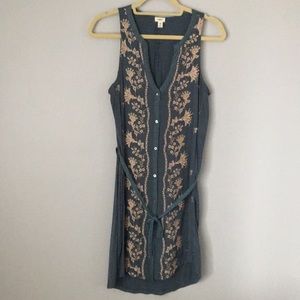 Tiny embroidered tunic dress